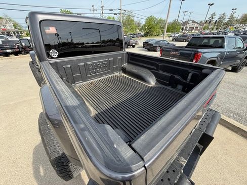 Used 2021 Jeep Gladiator Overland w/ Popular Equipment Package AWD/4WD image 8