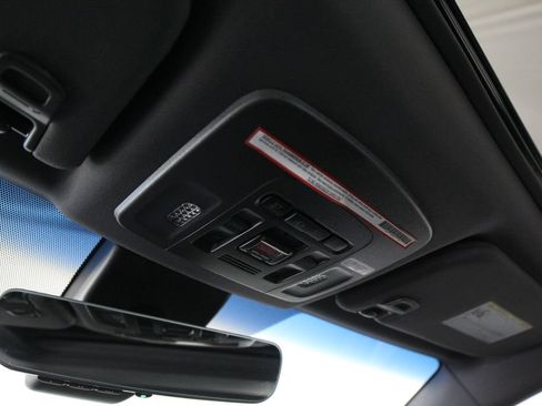Used 2019 Toyota Avalon XSE w/ All Weather Liner Package FWD image 51