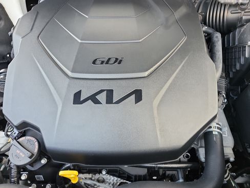 Used 2024 Kia Telluride EX w/ EX Captain's Chair Package FWD image 30