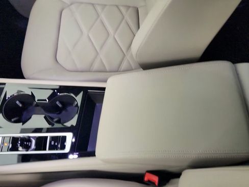 Used 2024 Volkswagen Atlas SE FWD image 20