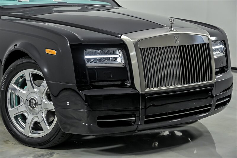 Used 2013 Rolls-Royce Phantom Drophead Coupe RWD image 3