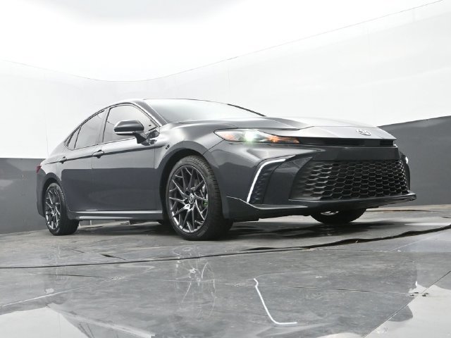 Used 2025 Toyota Camry SE w/ Convenience Package FWD image 23