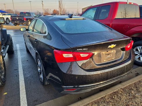Used 2024 Chevrolet Malibu LT image 2