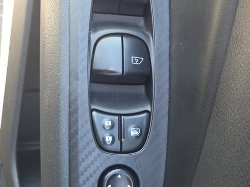 Used 2024 Nissan Altima 2.5 SV w/ SV Premium Package AWD/4WD image 18