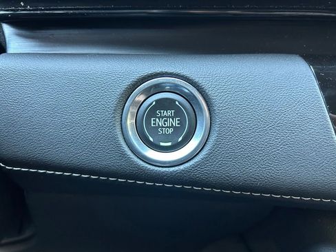 Used 2023 Cadillac Escalade ESV Premium Luxury RWD image 29
