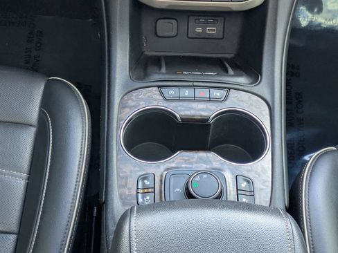 Used 2021 GMC Acadia Denali w/ Denali Technology Package FWD image 20