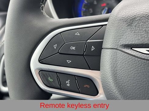 New 2027 Chrysler Pacifica Select FWD image 22