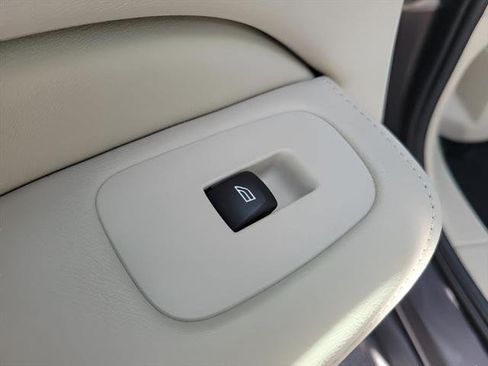 Used 2024 Volvo S60 B5 Plus FWD image 16