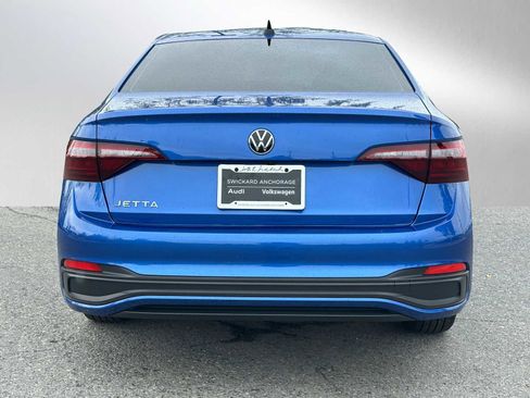 Used 2024 Volkswagen Jetta Sport image 4