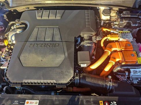 Certified 2025 Hyundai Elantra Limited image 23