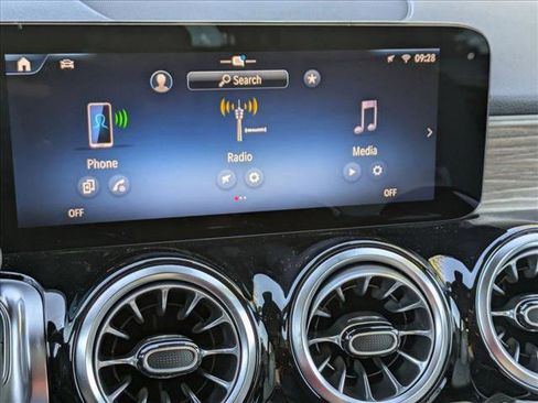 New 2026 Mercedes-Benz GLB 250 GLB 250 image 12