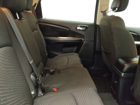 Used 2018 Dodge Journey SE w/ Popular Equipment Group image 19