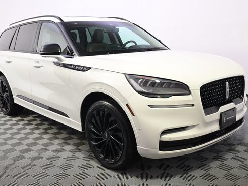 Used 2023 Lincoln Aviator Reserve w/ Jet Package AWD/4WD image 8