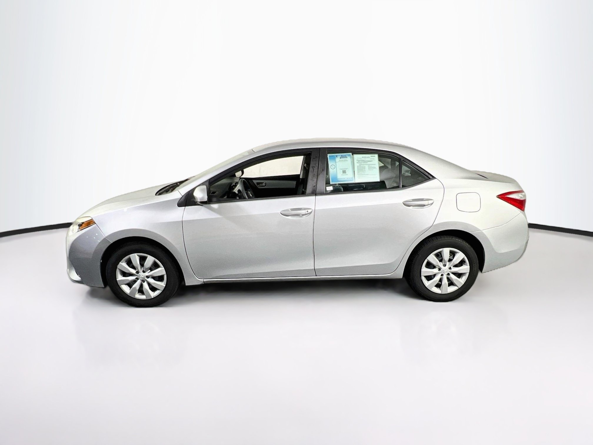 Used 2016 Toyota Corolla LE FWD image 8