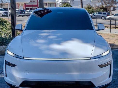 Used 2026 Tesla Model Y Long Range image 2