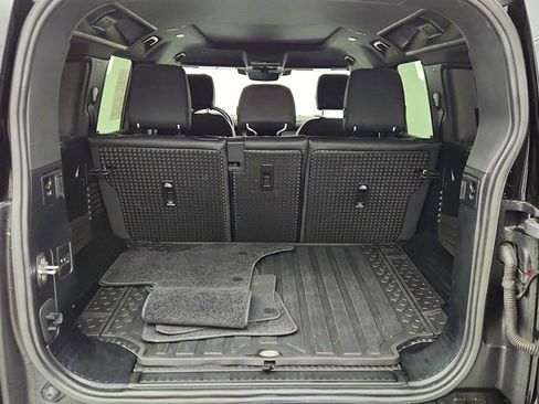 Used 2023 Land Rover Defender 110 S image 27