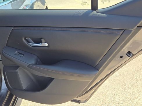 Used 2023 Nissan Sentra SR FWD image 10