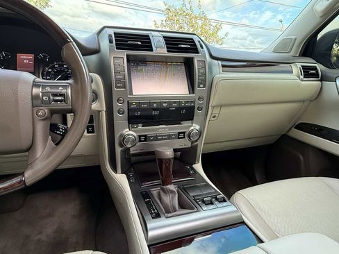 Used 2017 Lexus GX 460 image 18
