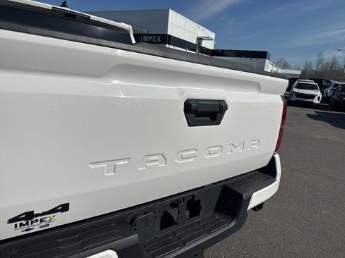 Used 2024 Toyota Tacoma TRD Off-Road AWD/4WD image 27
