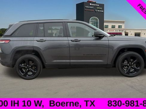 Used 2023 Jeep Grand Cherokee Altitude AWD/4WD image 2