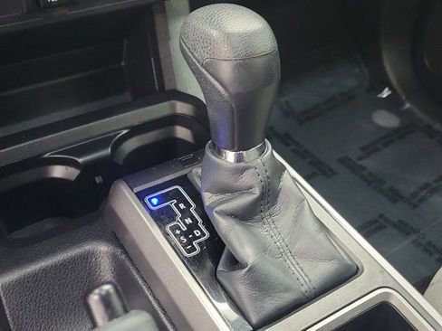 Used 2021 Toyota Tacoma SR5 RWD image 31