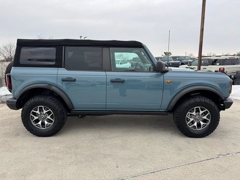 Used 2022 Ford Bronco Badlands image 7