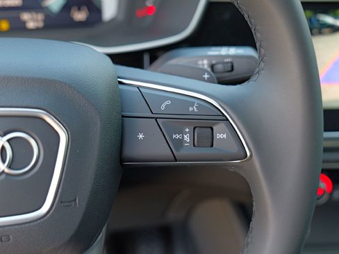 New 2025 Audi Q3 2.0T Premium image 14