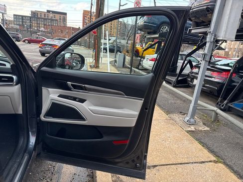 Used 2020 Kia Telluride SX w/ SX Prestige Package image 13