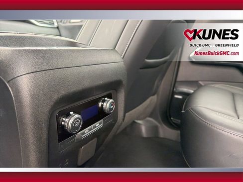 Used 2024 GMC Acadia Elevation image 30