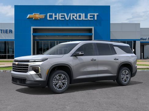 New 2026 Chevrolet Traverse LT w/ Driver Confidence Package FWD image 2