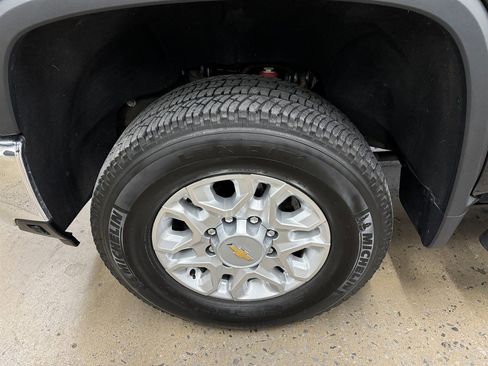 Used 2024 Chevrolet Silverado 3500 LTZ w/ LTZ Convenience Package image 7