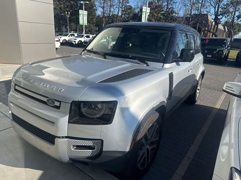 Used 2023 Land Rover Defender 110 SE image 1