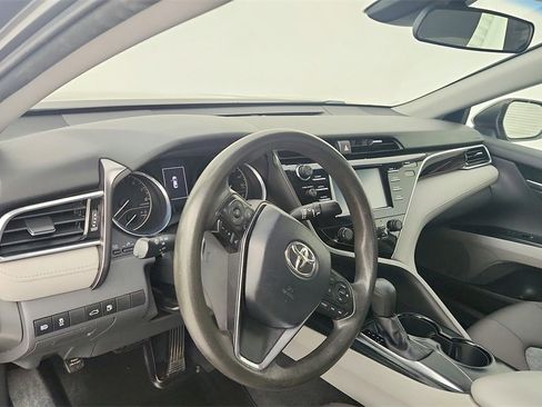Used 2018 Toyota Camry LE image 16