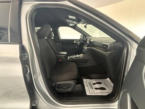 Used 2020 Ford Explorer XLT AWD/4WD image 31