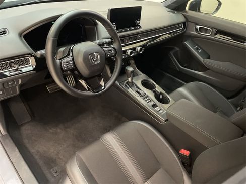Used 2025 Honda Civic Sport image 2