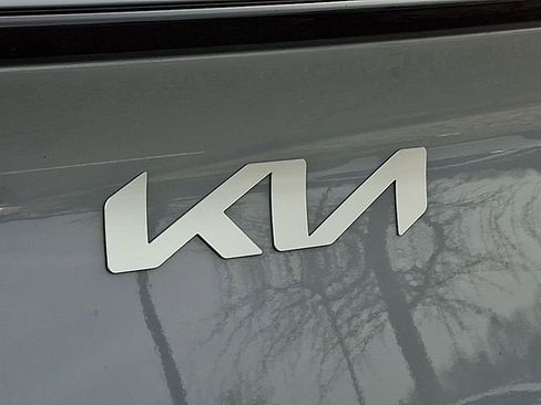 Certified 2025 Kia Sportage SX image 33