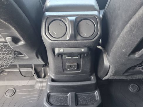 Used 2019 Jeep Wrangler Unlimited Rubicon AWD/4WD image 26