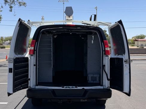 Used 2018 Chevrolet Express 2500 w/ Driver Convenience Package RWD image 5
