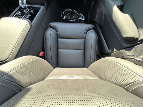 New 2026 Volvo XC90 B6 Ultra w/ Lounge Package image 15