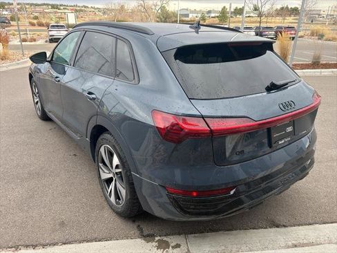 Certified 2024 Audi Q8 e-tron Premium image 3