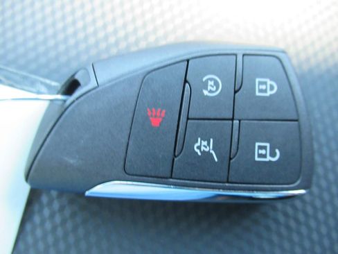 Used 2026 Chevrolet Equinox RS w/ Safety and Technology Package FWD image 33