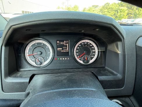 Used 2018 RAM 1500 Express RWD image 30