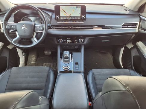 Used 2024 Mitsubishi Outlander SE FWD image 11