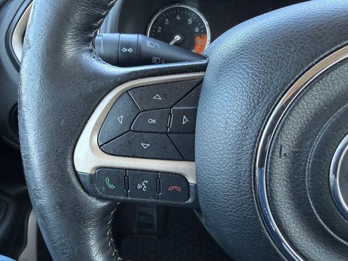 Used 2017 Jeep Renegade Trailhawk image 18