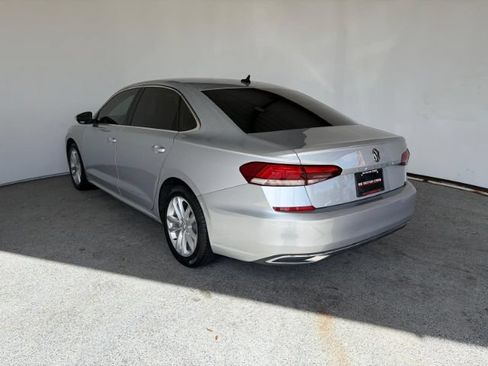 Used 2020 Volkswagen Passat 2.0T SE FWD image 4
