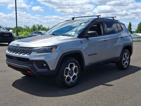 Certified 2022 Jeep Compass Trailhawk w/ Trailhawk Elite Group AWD/4WD image 3