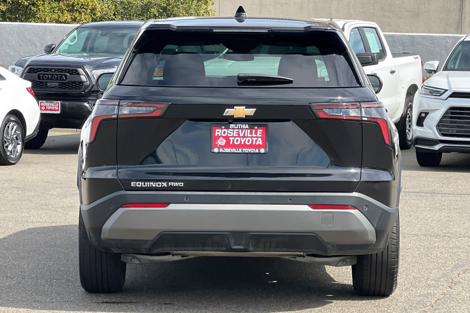 Used 2025 Chevrolet Equinox LT AWD/4WD image 8