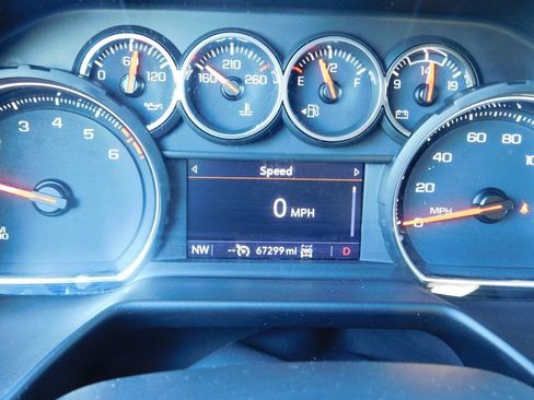 Used 2021 Chevrolet Tahoe LT w/ LT Signature Package image 12