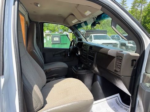 Used 2020 Chevrolet Express 3500 w/ Power Convenience Package RWD image 22