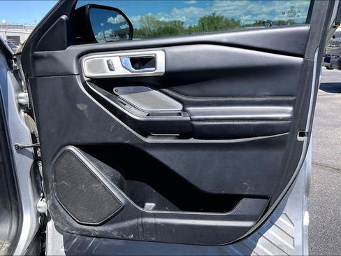 Used 2020 Ford Explorer Platinum w/ Premium Technology Package AWD/4WD image 18